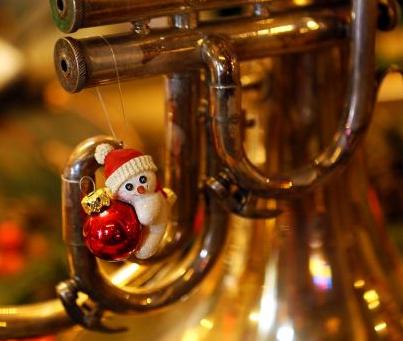 Holiday Horns